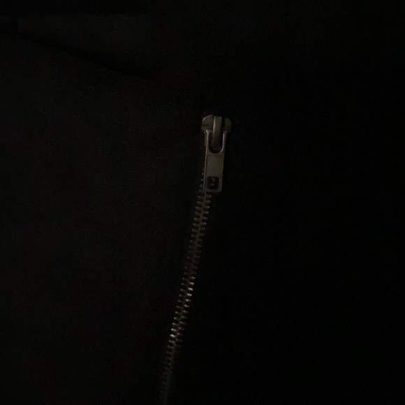 Black Zipper Jacket - Picture 5 of 5